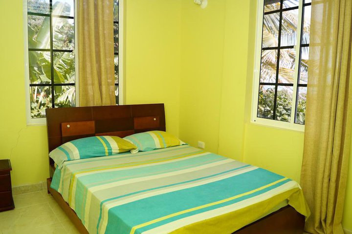 Img - Habitación doble superior, 1 cama doble, baño privado, vistas parciales al mar
