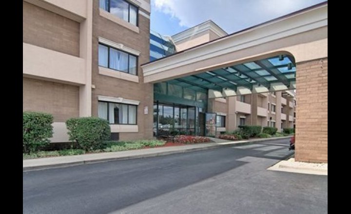 Comfort Suites Oakbrook Terrace Near Oakbrook Center Hotel United States Of America Pricetravel