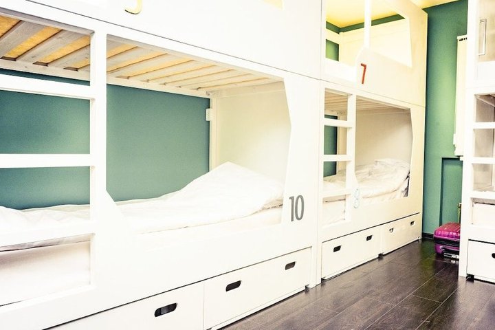 Img - Habitación con 1 cama doble o 2 individuales, baño compartido