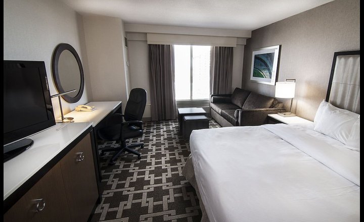 Hilton Niagara Falls Fallsview Hotel Suites Canada Pricetravel