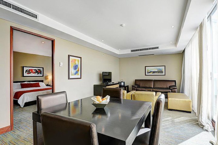 Img - Suite