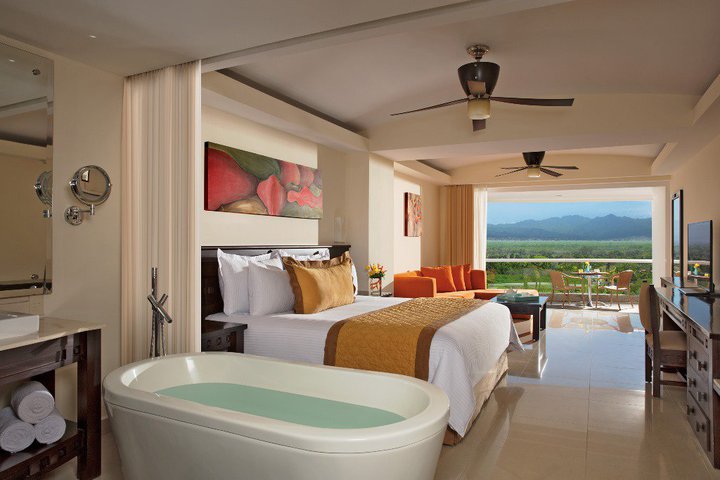 Img - Junior Suite Club Sea View