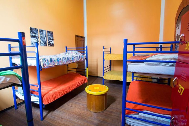 Img - 1 cama individual en dormitorio compartido mixto - 8 camas