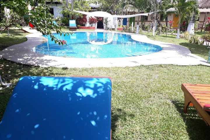 Img - Habitacion doble basica, area jardin, vista piscina. Hotel NO ubicado frente a la laguna