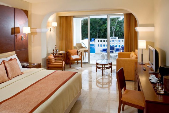 Img - Junior suite de lujo con acceso a la piscina