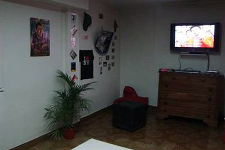 Img - Habitación con 2 camas individuales, 2 camas individuales, baño compartido