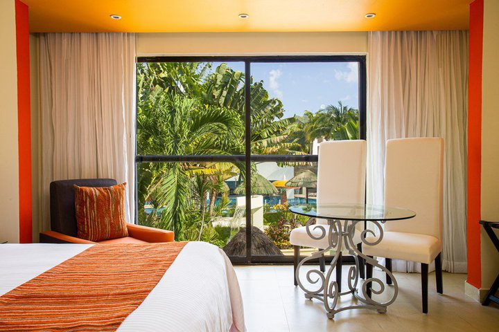 Img - De lujo king vista a la piscina