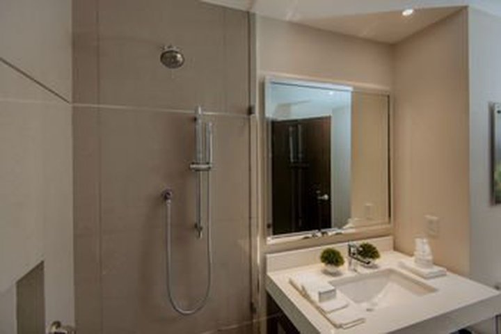 Img - Habitación, 1 cama de matrimonio grande, no fumadores