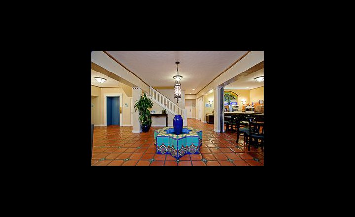 Holiday Inn Express Santa Barbara Hotel Pricetravel