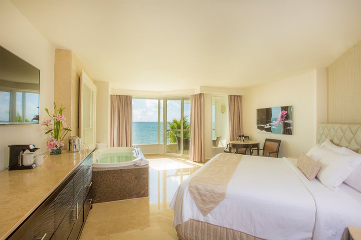 Img - Superior de Lujo Vista Frontal al Mar