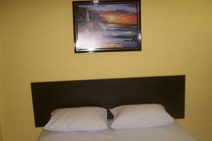 Img - Habitación estándar con 1 cama doble o 2 individuales