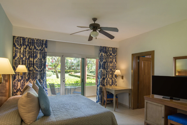 Img - Master suite familiar
