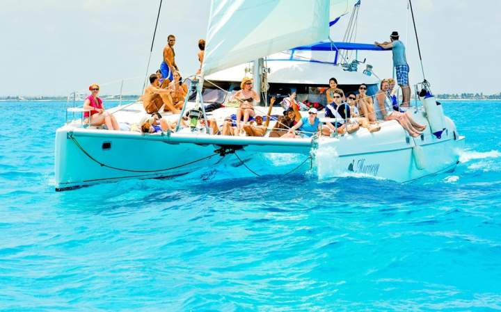 Catamarán Y Snorkel A Islas Mujeres Por Cancún Sailing 