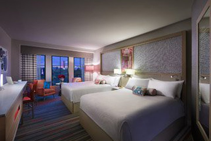 Img - Quadruple 2 Beds Queen-Pool View