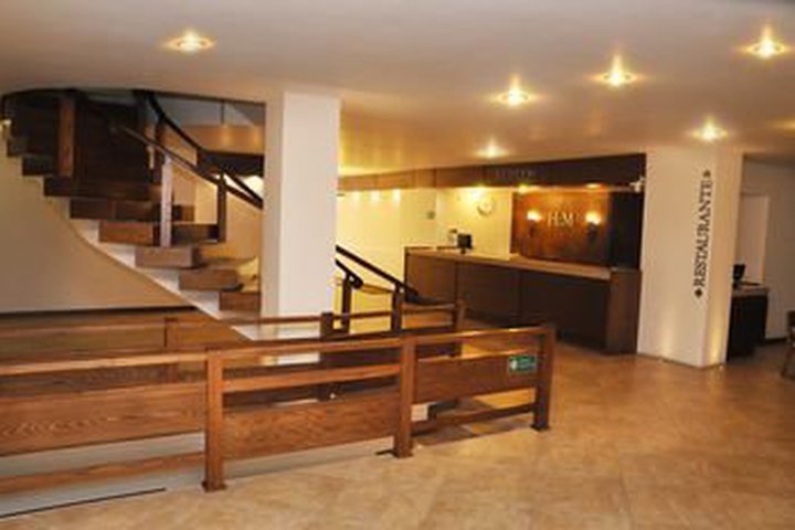 Img - Habitacion Doble, 2 camas matrimoniales con bano privado y vista a la ciudad.