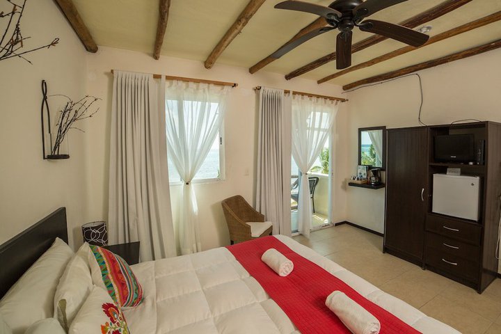 Img - Habitación estándar, 2 camas dobles, vistas al mar