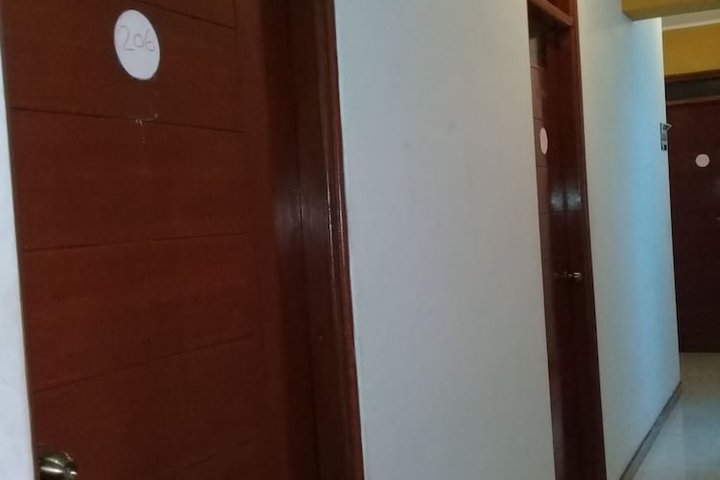 Img - Habitación básica con 1 cama doble o 2 individuales