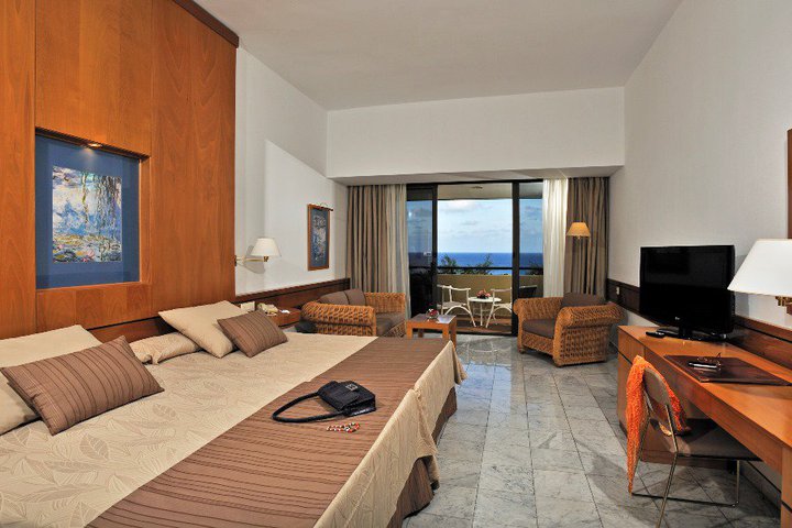 Img - Clásica triple vista al mar