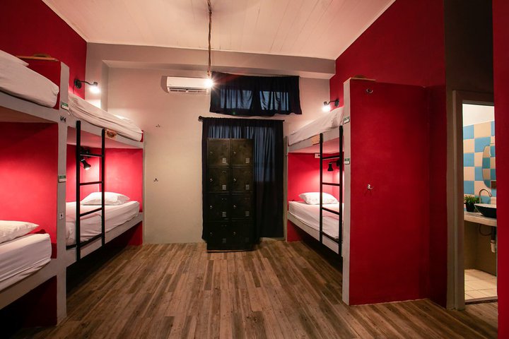 Img - Cama en dormitorio comunitario de 8 camas
