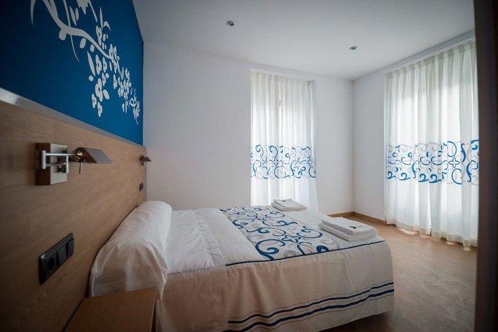 Img - Habitación con 1 cama doble o 2 individuales
