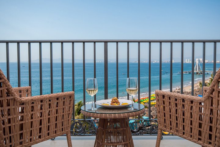Img - Junior suite vista parcial al mar