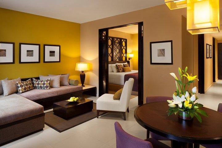 Img - Family swim-up suite