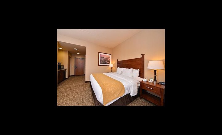 Comfort Suites Canal Park Hotel Duluth Pricetravel