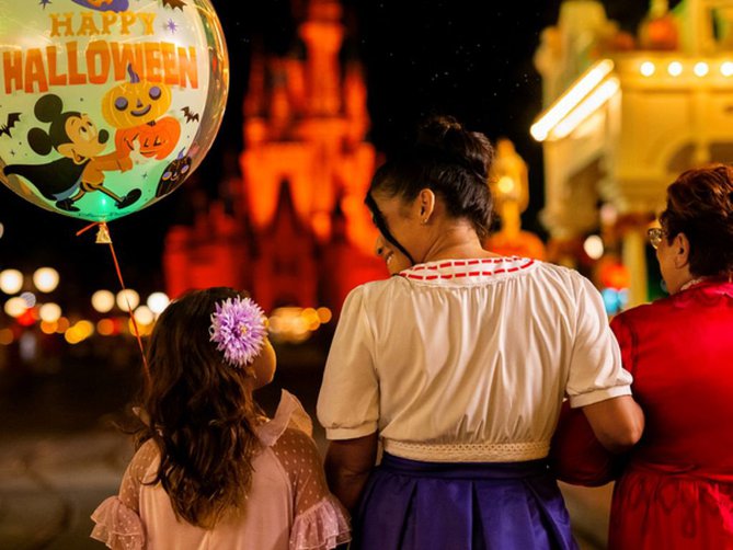 Vive las veladas fantasmales de Magic Kingdom®