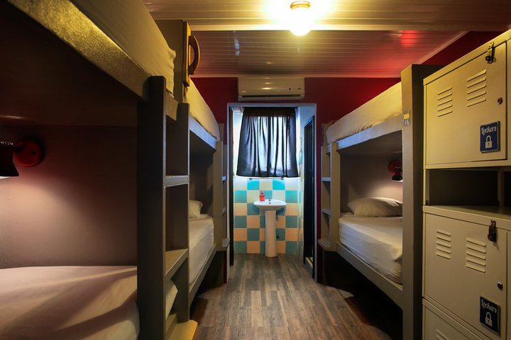 Img - Cama en dormitorio comunitario de 4 camas