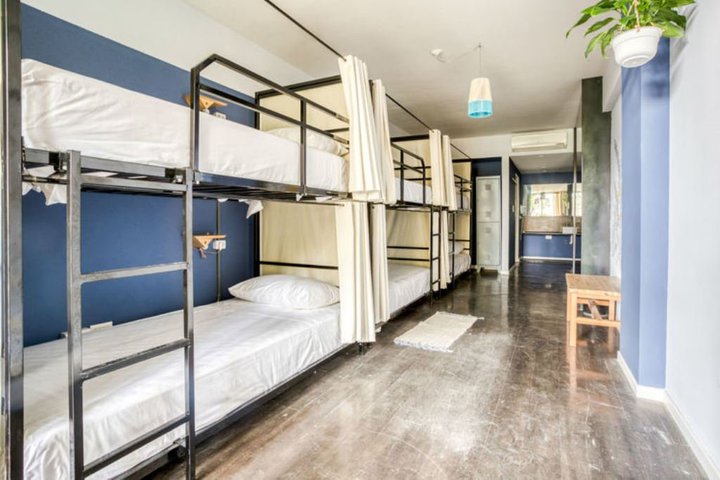 Img - Cama en dormitorio comunitario de 6 camas