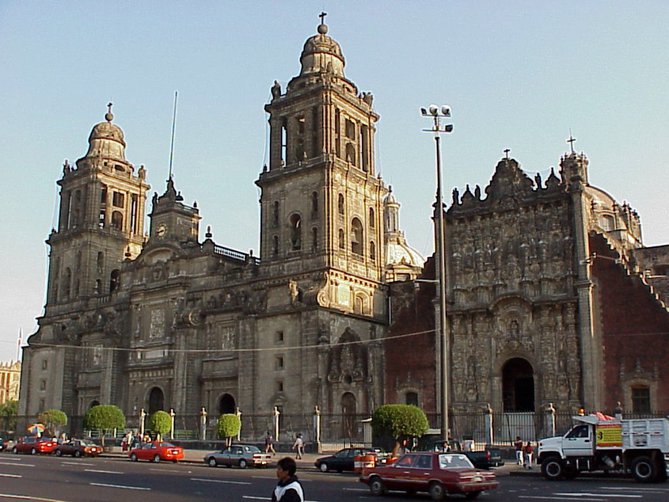 logo Tour de Ciudad con Visita a Los Pinos