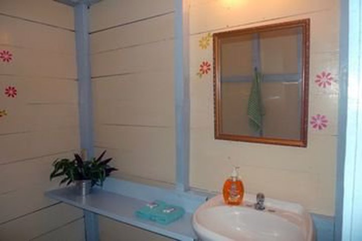 Img - Habitación estándar, 1 cama doble, cocina, sobre el agua