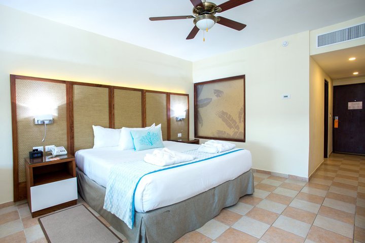 Img - Junior suite con jacuzzi vista al mar