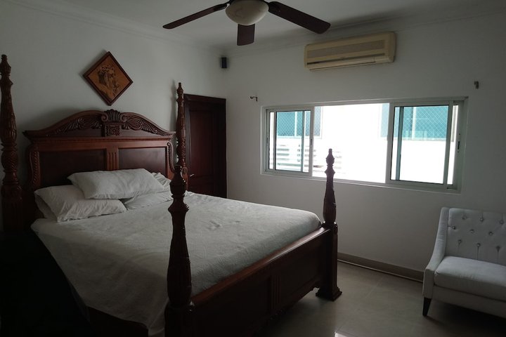 Img - Habitación triple clásica, 1 cama de matrimonio grande, no fumadores, baño privado