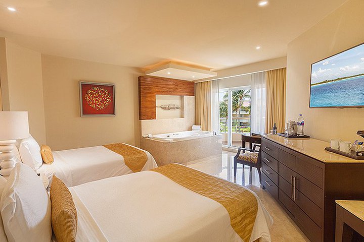 Img - Superior de Lujo Vista al Jardín