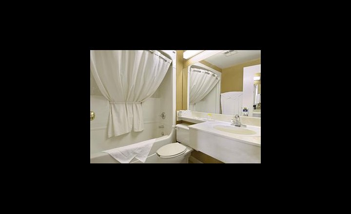 Comfort Inn Brossard Hotel Canada Pricetravel