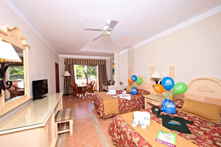 Img - Master suite familiar