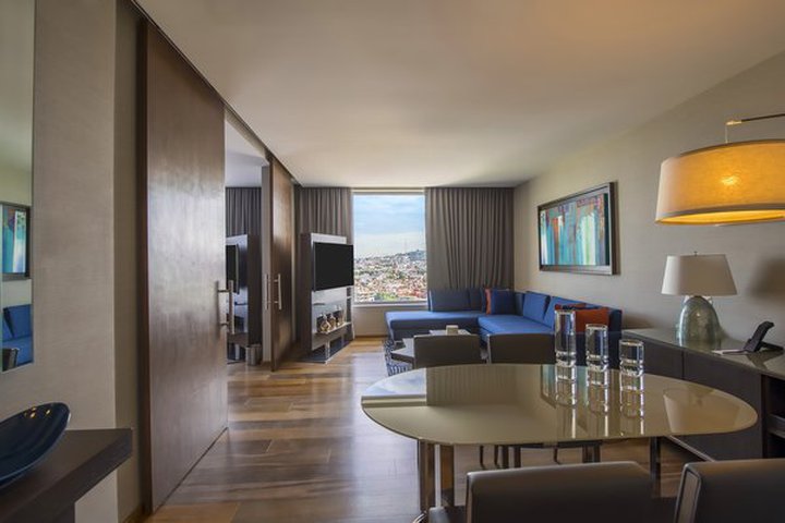 Img - Master suite king