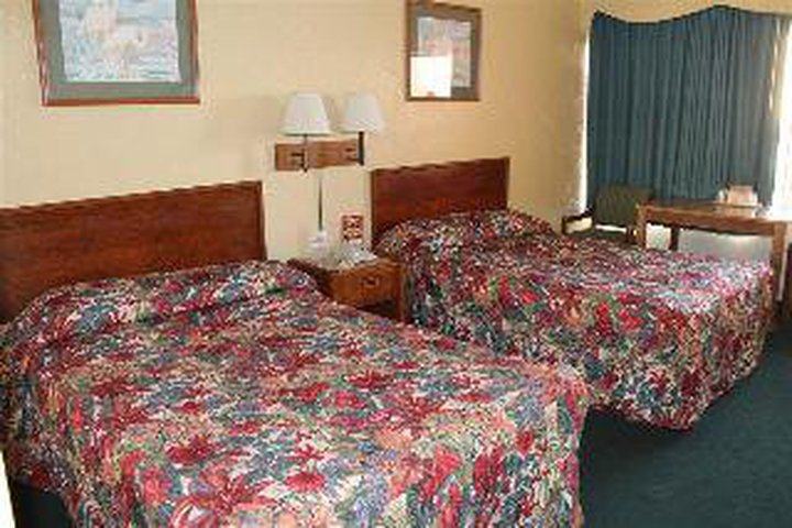 Img - Room Two Double Beds