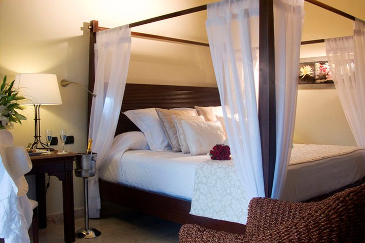 Img - Privileged Romance