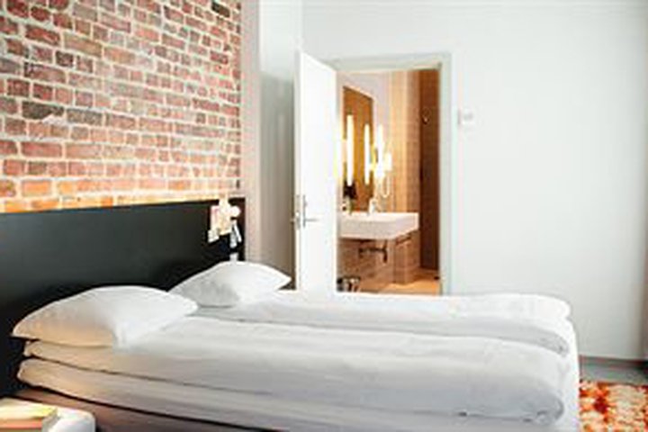 Img - Double With Double Bed