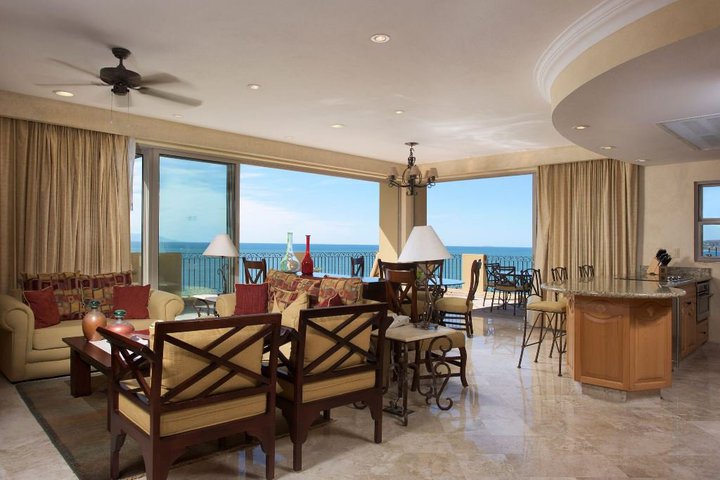 Img - 3-BR luxury suite oceanfront