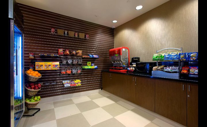 Discount 70% Off Red Lion Hotel Anaheim Resort United ...