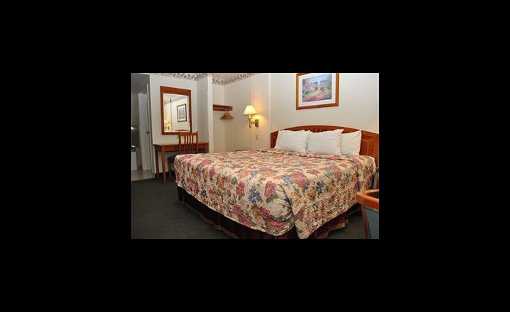 Vagabond Inn Hacienda Hotel, - PriceTravel