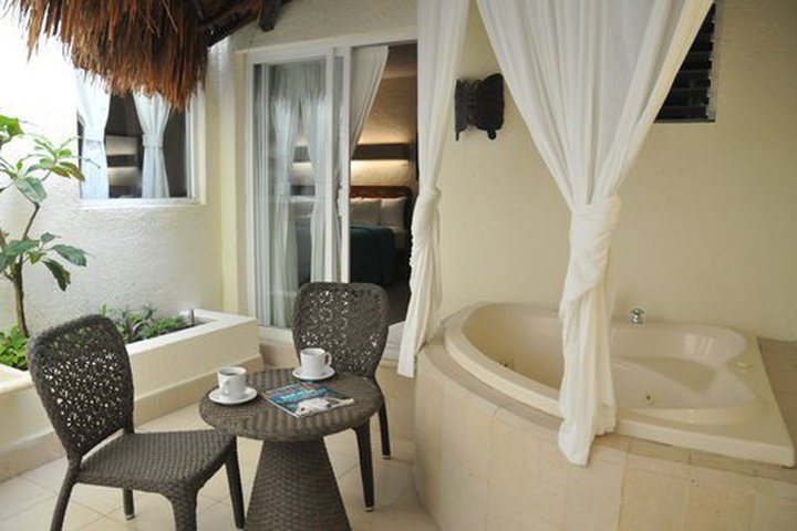 Img - Jardín jacuzzi