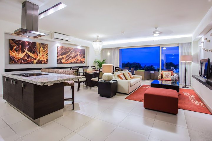 Img - 4 Bedroom Luxury Ocean View 3 kids