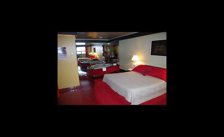 Econo Lodge Quebec City East Hotel Canada Pricetravel