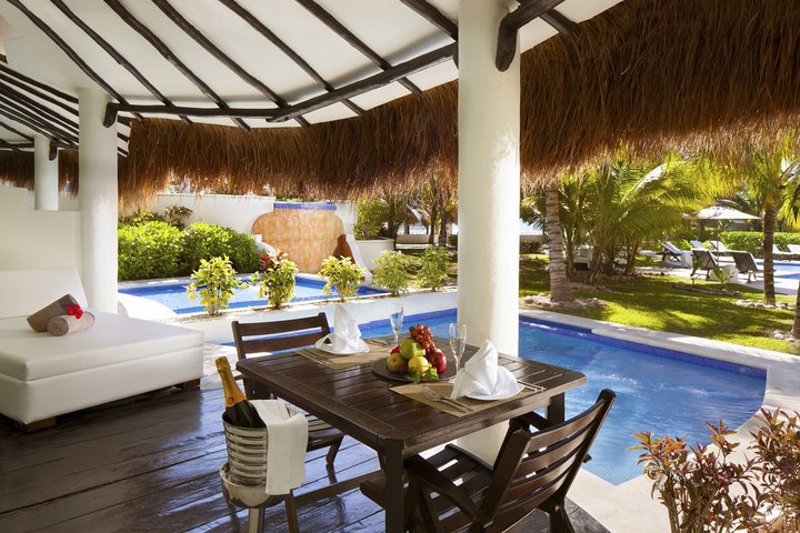 Img - Honeymoon private pool swim-up casita suite