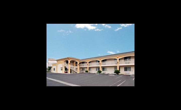 Econo Lodge Inn And Suites Garden Grove Hotel United States Of
