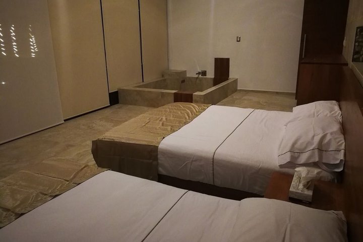 Img - Suite Deluxe, 1 cama de matrimonio grande, bañera, vistas a la laguna